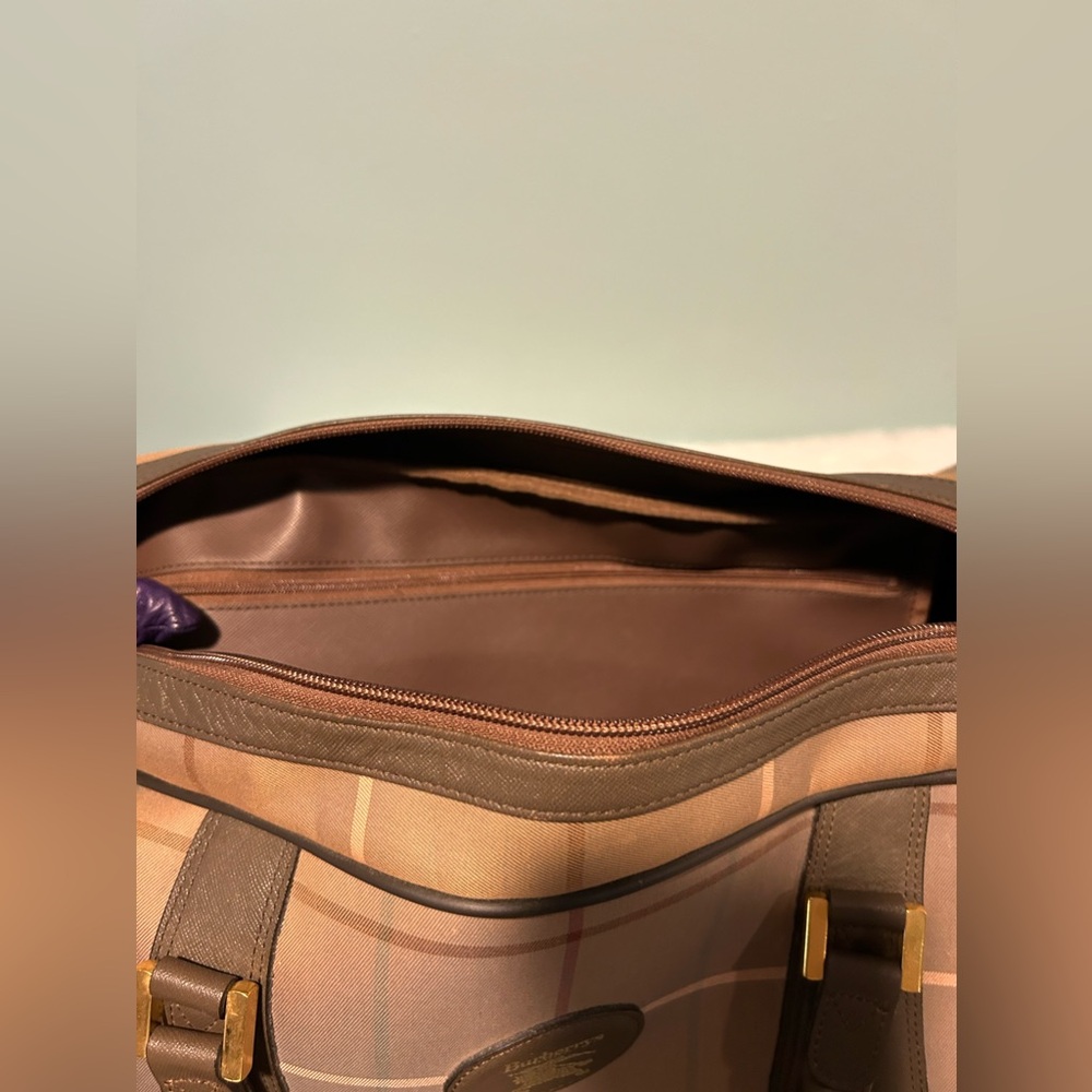 Burberry Nova Plaid Travel Bag 40cm. Authentic and Pre-owned. Great condition. - Picture 5 of 9
